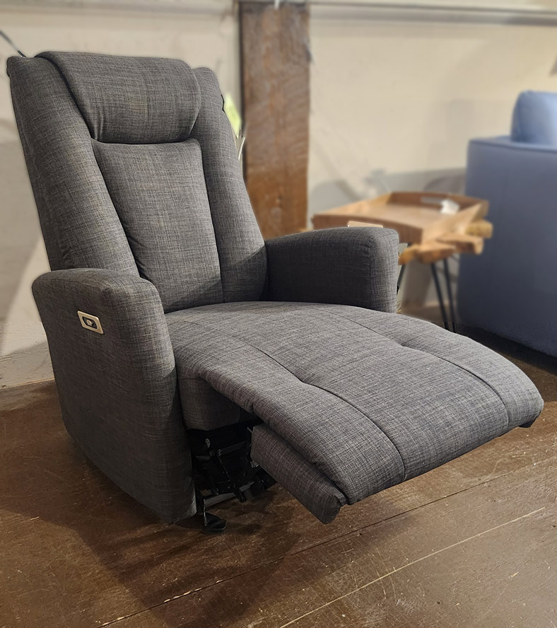 L0512 Recliner Chair | Heritage House Interiors
